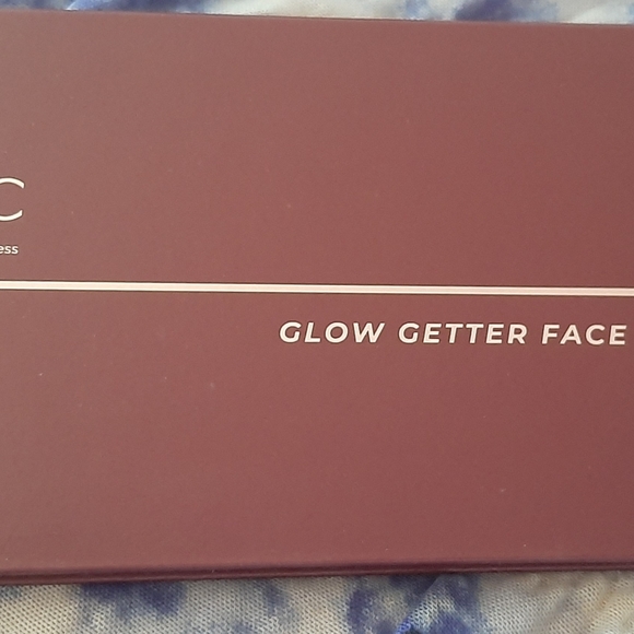 Makeup - Picture 3 of 6